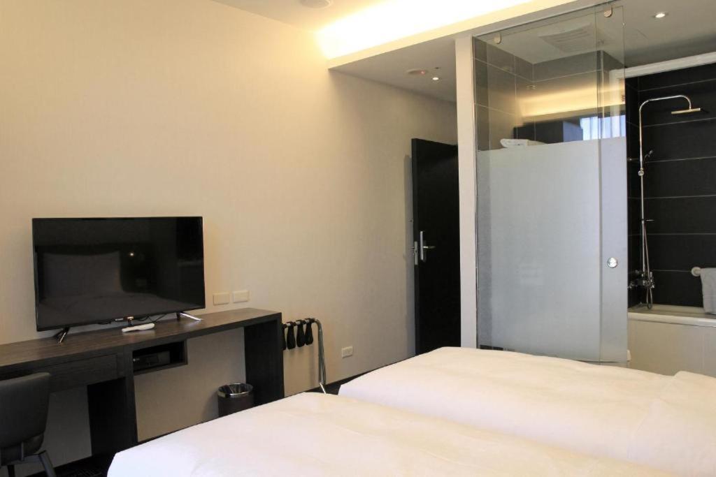 Twin Room,1529450533:JPEG